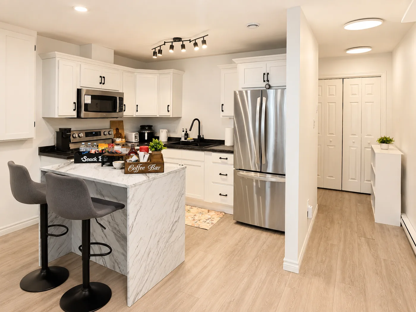 Modern full kitchen at Ceylona Stay